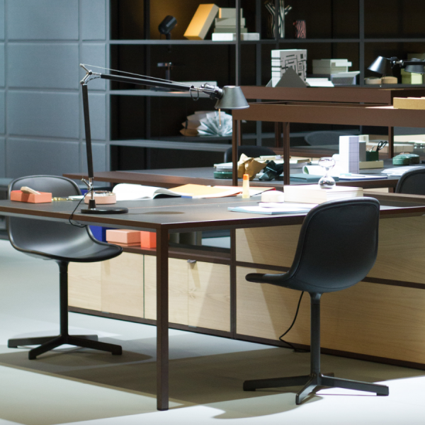 Neu 10 Chair,