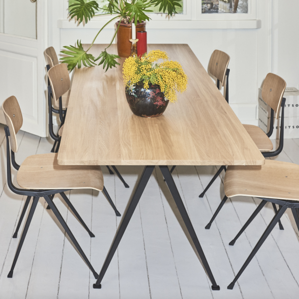 Pyramid Table 02/190 x 85