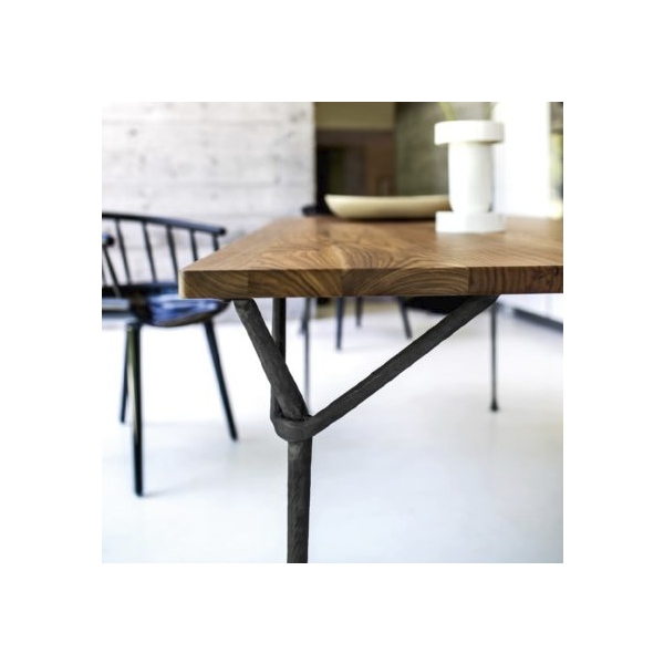 Officina Table Walnut