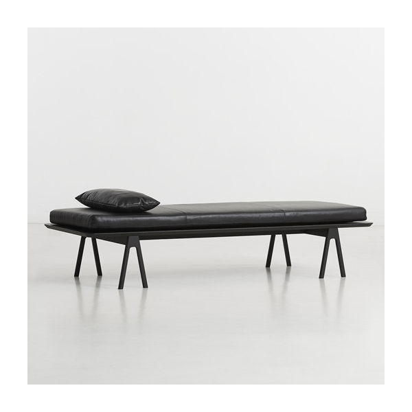 woud_Level Daybedcushion_cognac