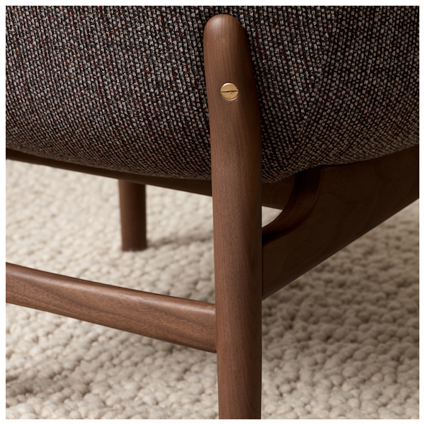 menu_harbour lounge_ walnut_SAVANNA 672 _CUSHION: SHADE 20296