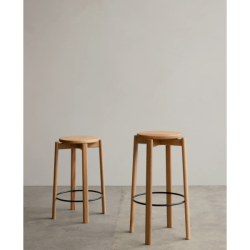Passage Counter Stool oak, 3 leg support