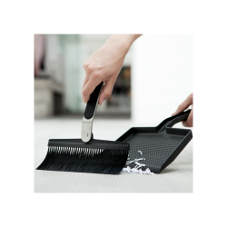 vipp broom and dustpan 