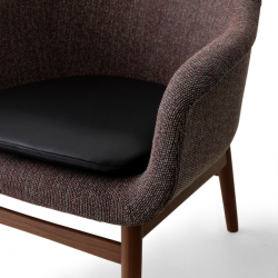 menu_harbour lounge_ walnut_SAVANNA 672 _CUSHION: SHADE 20296