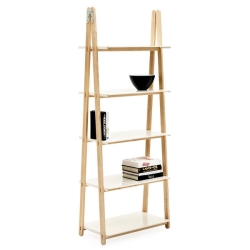 One Step Up kirjahylly