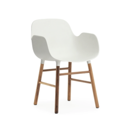 Form käsinojallinen tuoli, pähkinäpuinen runko, 6 värivaihtoehtoa