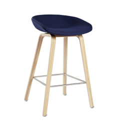 AAS 33, tamminen verhoiltu baarituoli, matala