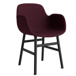 Form Armchair käsinojallinen tuoli, verhoiltu musta tammi